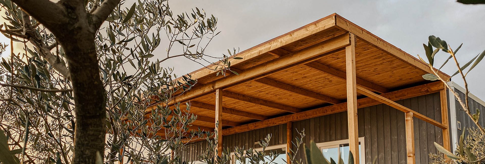 Artemisia Dreamscape with Wooden Hot Tub